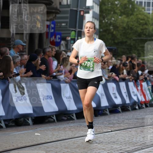 13.09.2026 - 21. swb-Marathon Bremen Strokosch-Dieckow http://msf.ph/oto/10304089 13.09.2026 12:57:31 Ziel 365, 850, 3368, 5912, 919, 4795 meine-sportfotos.de