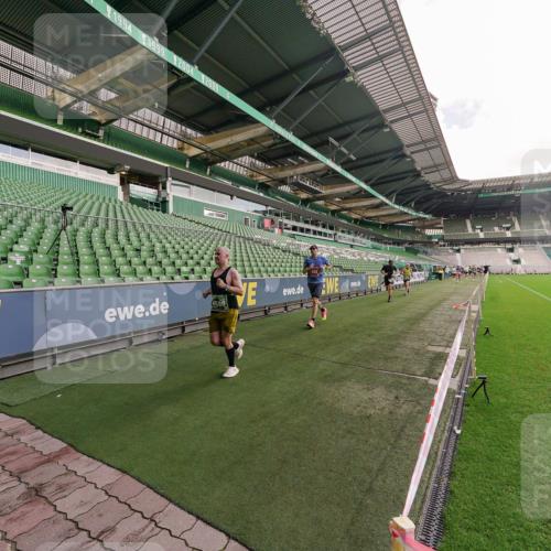 13.09.2026 - 21. swb-Marathon Bremen Michael Burmester http://msf.ph/oto/10304094 13.09.2026 12:48:43 Laufen im Stadion 382, 384, 524, 572, 621, 826, 889, 899, 1349, 1723, 1748, 1872, 1925, 2266, 2287, 2605, 2844, 2956, 3043, 3110, 3127, 3197, 3242, 3276, 3297, 3330, 3466, 3794, 3910, 3973, 4033, 4082, 4247, 4614, 4712, 4732, 4852, 4898, 4990, 4992, 5424, 5517, 5570, 5594, 5648, 5803, 5976, 6025, 6058, 6692, 6708, 6784, 6842, 6951, 7064, 7399, 7538, 7636, 7803, 7876, 8060, 8611, 8621, 8706, 8877, 8973, 8980, 8981, 9010, 9035, 9429, 9689, 9918, 195 meine-sportfotos.de