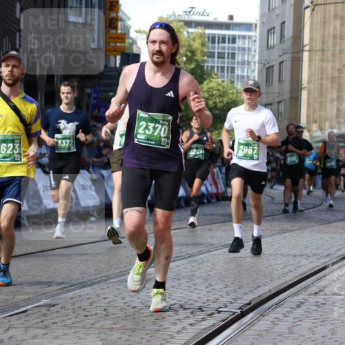 13.09.2026 - 21. swb-Marathon Bremen Strokosch-Dieckow http://msf.ph/oto/10304108 13.09.2026 13:24:02 Ziel 135, 672, 2288, 2485, 2490, 2560, 2627, 3138, 3642, 3856, 4601, 4671, 5011, 5116, 5231, 5908, 6157, 6332, 6648, 6843, 6848, 7216, 7475, 8095, 8290, 8560, 10115, 102, 776, 909, 1199, 2295, 2370, 2491, 2967, 3372, 4559, 5012, 5208, 5257, 5481, 5928, 6105, 7059, 7069, 7081, 8082, 8179, 9087, 9916, 13219 meine-sportfotos.de