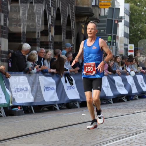 13.09.2026 - 21. swb-Marathon Bremen Strokosch-Dieckow http://msf.ph/oto/10304111 13.09.2026 12:57:36 Ziel 850, 1875, 3368, 5912 meine-sportfotos.de