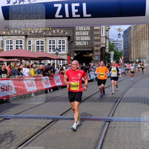 13.09.2026 - 21. swb-Marathon Bremen Tim E. http://msf.ph/oto/10304116 13.09.2026 10:47:36 Ziel 10189, 10310, 10319, 10744, 10898, 11187, 11269, 11462, 11650, 11651, 11814, 12048, 12195, 12298, 12415, 12470, 13528, 13545, 13589 meine-sportfotos.de