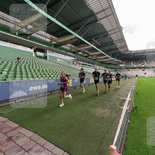 13.09.2026 - 21. swb-Marathon Bremen Michael Burmester http://msf.ph/oto/10304124 13.09.2026 12:49:01 Laufen im Stadion 382, 384, 524, 572, 779, 826, 889, 899, 1349, 1517, 1723, 1748, 1872, 1925, 2287, 2605, 2750, 2844, 2909, 2956, 3043, 3110, 3127, 3197, 3242, 3276, 3330, 3466, 3794, 3910, 3973, 4033, 4082, 4247, 4384, 4712, 4732, 4743, 4852, 4898, 4990, 5424, 5517, 5570, 5585, 5594, 5648, 5803, 6025, 6058, 6692, 6708, 6842, 6951, 7064, 7109, 7115, 7399, 7538, 7636, 7803, 7876, 8611, 8621, 8706, 8877, 8973, 8980, 8981, 9010, 9035, 9429, 195 meine-sportfotos.de