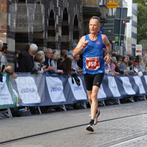 13.09.2026 - 21. swb-Marathon Bremen Strokosch-Dieckow http://msf.ph/oto/10304128 13.09.2026 12:57:36 Ziel 850, 1875, 3368, 5912 meine-sportfotos.de