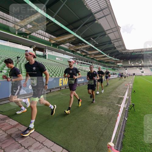 13.09.2026 - 21. swb-Marathon Bremen Michael Burmester http://msf.ph/oto/10304129 13.09.2026 12:49:03 Laufen im Stadion 382, 384, 524, 572, 779, 826, 889, 899, 1349, 1517, 1723, 1748, 1872, 1925, 2287, 2288, 2605, 2750, 2844, 2909, 2956, 3043, 3110, 3127, 3197, 3242, 3276, 3330, 3466, 3794, 3910, 3973, 4033, 4082, 4247, 4384, 4712, 4732, 4743, 4852, 4898, 4990, 5424, 5517, 5570, 5585, 5594, 5648, 5803, 6025, 6058, 6692, 6842, 6951, 7064, 7109, 7115, 7399, 7538, 7636, 7803, 7876, 8611, 8706, 8877, 8973, 8980, 8981, 9010, 9035, 9429, 195 meine-sportfotos.de