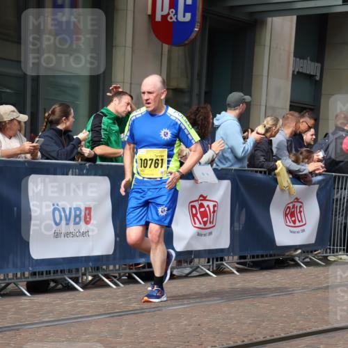 13.09.2026 - 21. swb-Marathon Bremen Strokosch-Dieckow http://msf.ph/oto/10304145 13.09.2026 10:52:21 Ziel 10193, 10339, 10652, 10734, 10761, 10812, 10827, 10906, 10958, 11002, 11038, 11109, 11144, 11350, 11362, 11597, 11604, 11605, 11669, 12338, 12361, 12399, 12439, 12533, 10588, 11371, 11487, 11610, 11877, 12319, 13578 meine-sportfotos.de