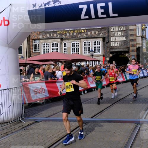 13.09.2026 - 21. swb-Marathon Bremen Tim E. http://msf.ph/oto/10304192 13.09.2026 10:47:46 Ziel 10189, 10223, 10270, 10310, 10319, 10594, 10807, 10873, 10898, 11130, 11187, 11269, 11469, 11646, 12048, 12195, 12296, 12318, 13521, 13528, 13545 meine-sportfotos.de