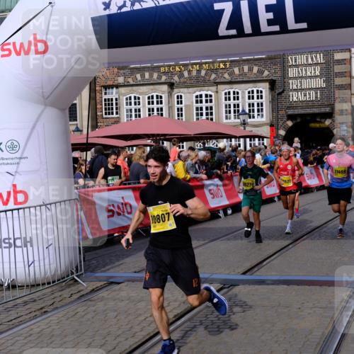 13.09.2026 - 21. swb-Marathon Bremen Tim E. http://msf.ph/oto/10304199 13.09.2026 10:47:46 Ziel 10189, 10223, 10270, 10310, 10319, 10594, 10807, 10873, 10898, 11130, 11187, 11269, 11469, 11646, 12048, 12195, 12296, 12318, 13521, 13528, 13545 meine-sportfotos.de