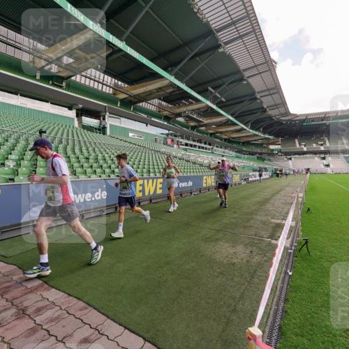 13.09.2026 - 21. swb-Marathon Bremen Michael Burmester http://msf.ph/oto/10304223 13.09.2026 12:49:41 Laufen im Stadion 469, 524, 572, 663, 670, 779, 826, 899, 1349, 1513, 1517, 1605, 1723, 1748, 1925, 2052, 2130, 2287, 2288, 2291, 2347, 2360, 2605, 2750, 2844, 2909, 3043, 3110, 3127, 3197, 3276, 3330, 3625, 3647, 3973, 4033, 4082, 4247, 4384, 4732, 4743, 4852, 4898, 4990, 5111, 5314, 5377, 5383, 5424, 5517, 5570, 5585, 5594, 5620, 5636, 5648, 6267, 6652, 6668, 6692, 6842, 6901, 6906, 6951, 7064, 7109, 7115, 7121, 7636, 7876, 8877, 8973, 9035, 9429, 195 meine-sportfotos.de