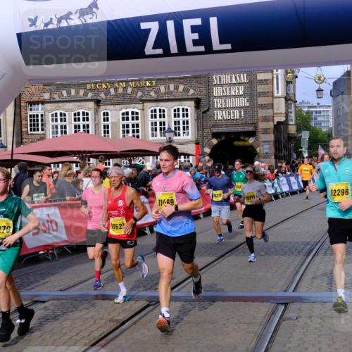 13.09.2026 - 21. swb-Marathon Bremen Tim E. http://msf.ph/oto/10304225 13.09.2026 10:47:47 Ziel 10189, 10223, 10270, 10310, 10594, 10807, 10873, 10898, 11130, 11269, 11469, 11646, 11809, 12195, 12296, 12318, 13521, 13528, 13545 meine-sportfotos.de