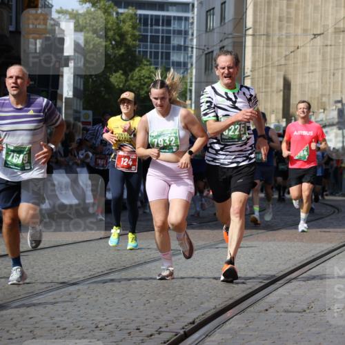 13.09.2026 - 21. swb-Marathon Bremen Strokosch-Dieckow http://msf.ph/oto/10304229 13.09.2026 13:30:05 Ziel 109, 124, 454, 716, 1073, 1173, 1581, 1861, 2289, 3320, 3618, 3667, 3908, 4115, 4524, 4575, 4576, 6006, 6127, 6384, 6725, 6930, 7079, 7093, 7384, 7884, 8267, 8481, 8594, 8612, 8771, 8899, 9049, 9534, 9747, 9770, 10013, 13031, 881, 1909, 1938, 2265, 2364, 4763, 5615, 6225, 6942, 6992, 6994, 7184, 7609, 7932, 7966, 8105, 8115, 8441, 9015, 9412, 9529 meine-sportfotos.de