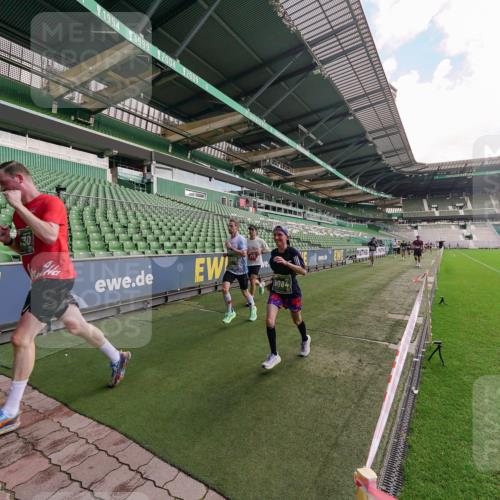 13.09.2026 - 21. swb-Marathon Bremen Michael Burmester http://msf.ph/oto/10304246 13.09.2026 12:50:05 Laufen im Stadion 469, 524, 572, 663, 670, 779, 899, 1513, 1517, 1605, 1723, 1748, 1998, 2052, 2130, 2287, 2288, 2291, 2295, 2347, 2360, 2442, 2444, 2750, 2909, 3043, 3197, 3276, 3330, 3625, 3647, 3808, 3973, 4023, 4033, 4082, 4247, 4368, 4384, 4559, 4732, 4743, 4852, 4888, 4898, 4990, 5066, 5111, 5155, 5314, 5377, 5383, 5424, 5517, 5532, 5570, 5585, 5594, 5620, 5627, 5636, 5648, 6267, 6471, 6652, 6668, 6692, 6842, 6901, 6906, 7109, 7115, 7121, 7876, 9035, 195 meine-sportfotos.de