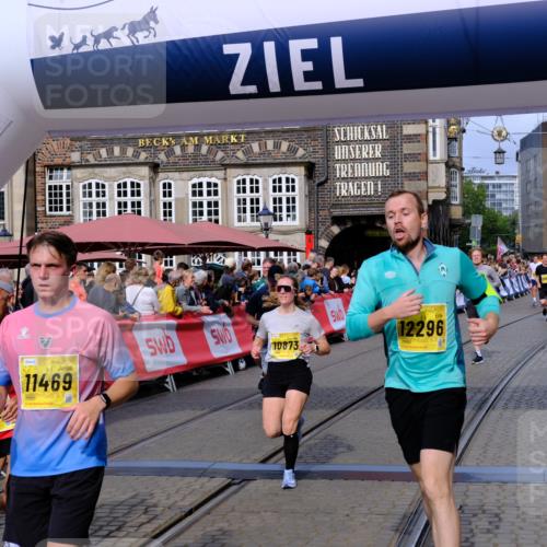 13.09.2026 - 21. swb-Marathon Bremen Tim E. http://msf.ph/oto/10304249 13.09.2026 10:47:49 Ziel 10189, 10210, 10223, 10270, 10310, 10594, 10807, 10860, 10873, 10898, 11130, 11269, 11469, 11646, 11809, 12077, 12195, 12296, 12318, 12547, 13521 meine-sportfotos.de