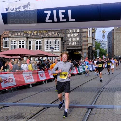 13.09.2026 - 21. swb-Marathon Bremen Tim E. http://msf.ph/oto/10304284 13.09.2026 10:47:52 Ziel 10189, 10210, 10223, 10270, 10310, 10393, 10594, 10807, 10860, 10873, 11130, 11469, 11646, 11809, 11894, 12077, 12296, 12318, 12547, 13521 meine-sportfotos.de