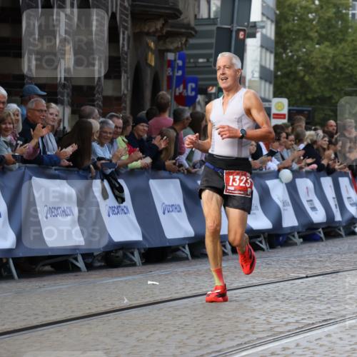 13.09.2026 - 21. swb-Marathon Bremen Strokosch-Dieckow http://msf.ph/oto/10304345 13.09.2026 12:58:22 Ziel 1323, 2073, 2099, 9065, 346, 5672, 6198, 8311, 8394 meine-sportfotos.de