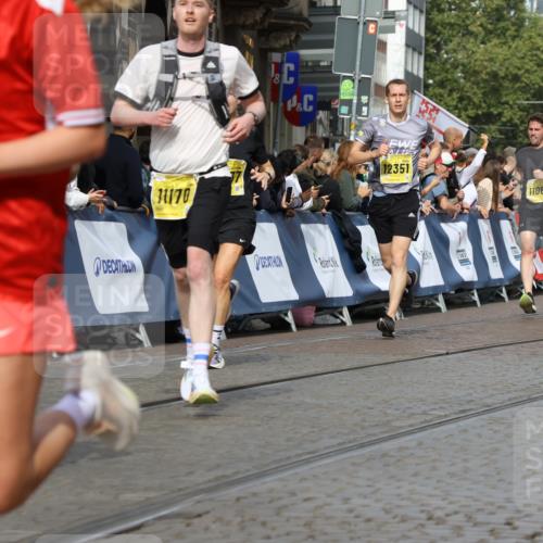 13.09.2026 - 21. swb-Marathon Bremen Strokosch-Dieckow http://msf.ph/oto/10304350 13.09.2026 10:51:00 Ziel 10267, 10764, 11076, 11220, 11276, 11664, 11742, 11753, 11774, 11961, 12052, 12070, 12309, 12488, 13544, 10471, 10515, 10808, 11339, 11503, 11537, 11801, 11973, 12133, 12552 meine-sportfotos.de