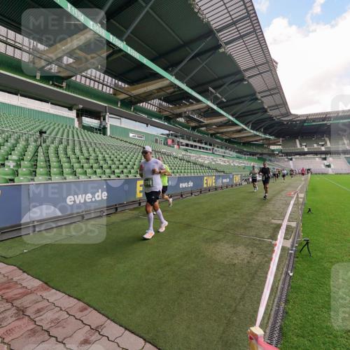 13.09.2026 - 21. swb-Marathon Bremen Michael Burmester http://msf.ph/oto/10304381 13.09.2026 12:51:13 Laufen im Stadion 235, 335, 469, 663, 670, 734, 771, 863, 1043, 1125, 1146, 1162, 1455, 1510, 1513, 1605, 1613, 1970, 1998, 2052, 2130, 2288, 2291, 2295, 2347, 2360, 2442, 2444, 2447, 2759, 2847, 3440, 3484, 3566, 3625, 3647, 3703, 3808, 3959, 4023, 4165, 4368, 4429, 4473, 4559, 4571, 4573, 4582, 4727, 4781, 4782, 4888, 4895, 5066, 5079, 5111, 5155, 5168, 5314, 5377, 5379, 5383, 5521, 5532, 5620, 5627, 5636, 5696, 6267, 6274, 6471, 6652, 6668, 6901, 6906, 7115, 7121, 8033, 8798 meine-sportfotos.de