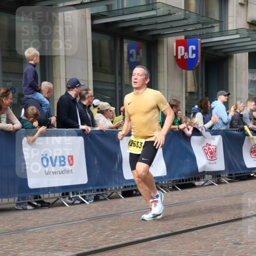 13.09.2026 - 21. swb-Marathon Bremen Strokosch-Dieckow http://msf.ph/oto/10304396 13.09.2026 10:52:30 Ziel 10193, 10304, 10339, 10652, 10734, 10827, 10863, 10906, 11002, 11038, 11109, 11144, 11238, 11362, 11386, 11597, 11766, 12019, 12338, 12399, 10761, 10812, 10958, 11350, 11371, 11604, 11605, 11610, 11669, 12319, 12361, 12439, 12533, 13578 meine-sportfotos.de