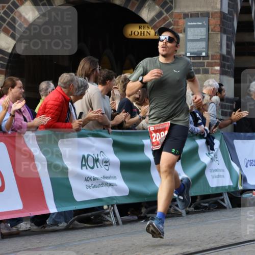 13.09.2026 - 21. swb-Marathon Bremen Strokosch-Dieckow http://msf.ph/oto/10304431 13.09.2026 12:58:29 Ziel 1379, 1604, 1717, 2073, 2099, 9065, 346, 2049, 5672, 8311 meine-sportfotos.de