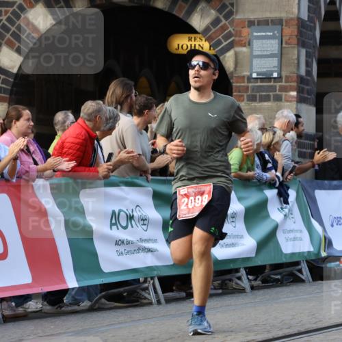 13.09.2026 - 21. swb-Marathon Bremen Strokosch-Dieckow http://msf.ph/oto/10304448 13.09.2026 12:58:29 Ziel 1379, 1604, 1717, 2073, 2099, 9065, 346, 2049, 5672, 8311 meine-sportfotos.de