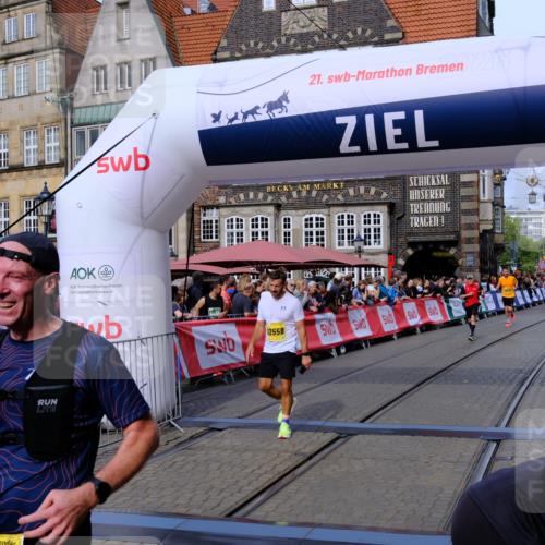 13.09.2026 - 21. swb-Marathon Bremen Tim E. http://msf.ph/oto/10304460 13.09.2026 10:48:06 Ziel 10172, 10210, 10393, 10592, 10860, 11018, 11360, 11634, 11735, 11809, 11894, 12077, 12278, 12547, 12558 meine-sportfotos.de