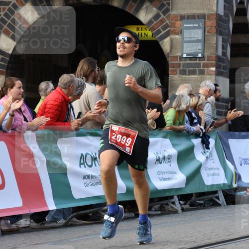 13.09.2026 - 21. swb-Marathon Bremen Strokosch-Dieckow http://msf.ph/oto/10304464 13.09.2026 12:58:29 Ziel 1379, 1604, 1717, 2073, 2099, 9065, 346, 2049, 5672, 8311 meine-sportfotos.de