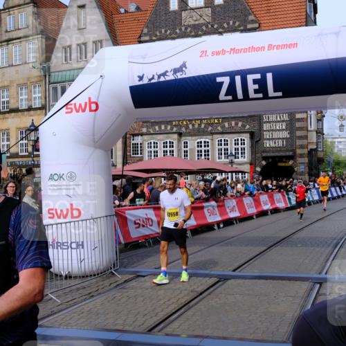 13.09.2026 - 21. swb-Marathon Bremen Tim E. http://msf.ph/oto/10304467 13.09.2026 10:48:06 Ziel 10172, 10210, 10393, 10592, 10860, 11018, 11360, 11634, 11735, 11809, 11894, 12077, 12278, 12547, 12558 meine-sportfotos.de
