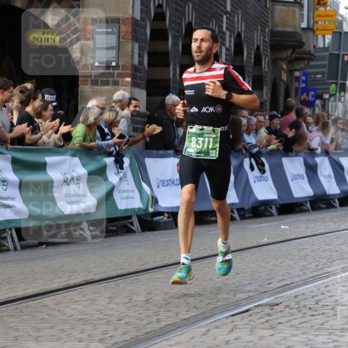13.09.2026 - 21. swb-Marathon Bremen Strokosch-Dieckow http://msf.ph/oto/10304481 13.09.2026 12:58:30 Ziel 1379, 1472, 1604, 1717, 2073, 2099, 9065, 346, 2049, 5672 meine-sportfotos.de