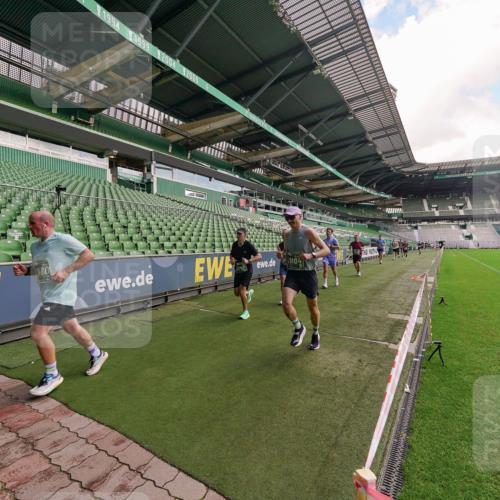 13.09.2026 - 21. swb-Marathon Bremen Michael Burmester http://msf.ph/oto/10304485 13.09.2026 12:52:00 Laufen im Stadion 107, 235, 335, 683, 734, 771, 792, 863, 1033, 1043, 1125, 1146, 1162, 1232, 1252, 1297, 1455, 1492, 1510, 1542, 1613, 1646, 1955, 1970, 2007, 2008, 2043, 2203, 2295, 2442, 2444, 2447, 2480, 2498, 2759, 2767, 2847, 3085, 3149, 3336, 3440, 3448, 3484, 3566, 3703, 3808, 3830, 3899, 3959, 3988, 4023, 4165, 4283, 4368, 4429, 4473, 4475, 4559, 4571, 4573, 4582, 4605, 4651, 4727, 4781, 4782, 4888, 4895, 5066, 5079, 5155, 5168, 5379, 5521, 5532, 5627, 5696, 6274, 6471, 8033, 8798 meine-sportfotos.de