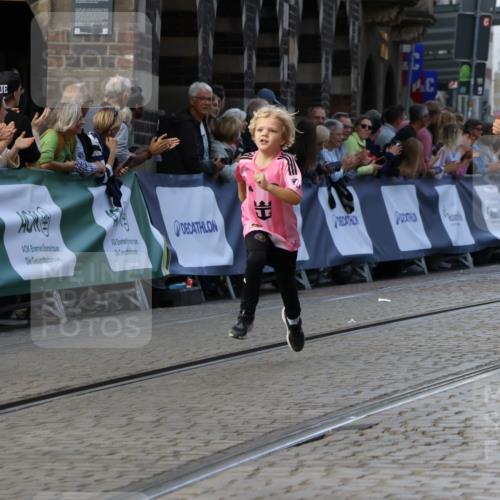 13.09.2026 - 21. swb-Marathon Bremen Strokosch-Dieckow http://msf.ph/oto/10304526 13.09.2026 12:58:32 Ziel 1379, 1472, 1604, 1717, 2073, 2099, 9065, 346, 2049, 5672, 6929 meine-sportfotos.de