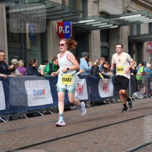 13.09.2026 - 21. swb-Marathon Bremen Strokosch-Dieckow http://msf.ph/oto/10304531 13.09.2026 10:52:35 Ziel 10193, 10304, 10339, 10652, 10714, 10734, 10827, 10863, 11002, 11038, 11144, 11238, 11282, 11362, 11386, 11575, 11597, 11766, 12019, 12338, 12369, 12399, 10761, 10812, 10906, 10958, 11109, 11350, 11371, 11604, 11605, 11610, 11669, 12319, 12361, 12439, 12533 meine-sportfotos.de