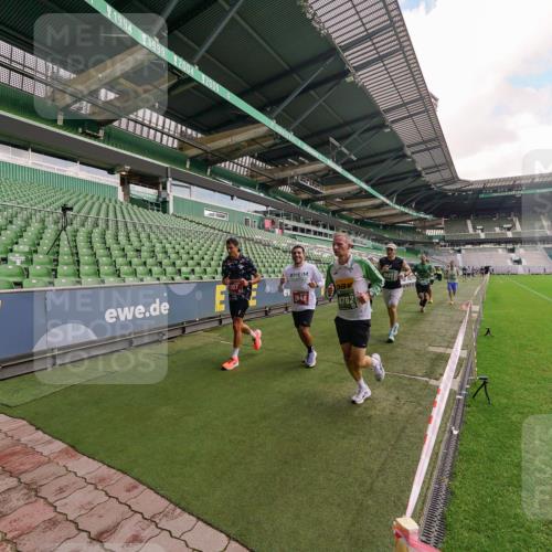 13.09.2026 - 21. swb-Marathon Bremen Michael Burmester http://msf.ph/oto/10304540 13.09.2026 12:52:31 Laufen im Stadion 102, 107, 235, 683, 734, 755, 792, 863, 985, 987, 1033, 1043, 1056, 1125, 1146, 1162, 1232, 1252, 1297, 1455, 1492, 1528, 1542, 1646, 1664, 1704, 1955, 2007, 2008, 2043, 2203, 2350, 2447, 2480, 2498, 2759, 2767, 2820, 2847, 2858, 3085, 3149, 3236, 3336, 3362, 3440, 3448, 3566, 3703, 3830, 3899, 3988, 4165, 4283, 4429, 4475, 4571, 4573, 4582, 4605, 4651, 4727, 4781, 4782, 4895, 5079, 5168, 5379, 5521, 6274, 8033, 8798 meine-sportfotos.de