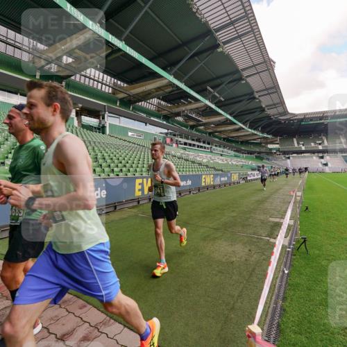 13.09.2026 - 21. swb-Marathon Bremen Michael Burmester http://msf.ph/oto/10304554 13.09.2026 12:52:35 Laufen im Stadion 102, 107, 145, 235, 683, 734, 755, 792, 863, 985, 987, 1033, 1043, 1056, 1125, 1146, 1162, 1232, 1252, 1297, 1433, 1445, 1455, 1492, 1528, 1542, 1646, 1664, 1704, 1955, 2007, 2008, 2043, 2203, 2350, 2447, 2480, 2498, 2759, 2767, 2820, 2847, 2858, 3085, 3149, 3236, 3336, 3362, 3440, 3448, 3566, 3703, 3830, 3899, 3988, 4165, 4283, 4429, 4475, 4571, 4573, 4582, 4605, 4651, 4727, 4781, 4782, 4895, 5079, 5168, 5379, 5521, 6274, 8798 meine-sportfotos.de
