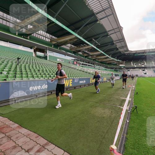 13.09.2026 - 21. swb-Marathon Bremen Michael Burmester http://msf.ph/oto/10304574 13.09.2026 12:52:47 Laufen im Stadion 102, 107, 145, 235, 376, 541, 615, 616, 683, 734, 740, 755, 792, 863, 982, 985, 987, 1033, 1043, 1056, 1125, 1146, 1162, 1232, 1252, 1297, 1433, 1445, 1492, 1528, 1542, 1646, 1664, 1704, 1707, 1814, 1955, 2007, 2008, 2043, 2203, 2280, 2350, 2362, 2401, 2422, 2447, 2454, 2480, 2498, 2759, 2767, 2820, 2847, 2858, 2997, 3085, 3149, 3236, 3336, 3362, 3448, 3566, 3703, 3830, 3899, 3988, 4165, 4283, 4429, 4475, 4571, 4573, 4582, 4605, 4651, 4895, 5079, 5168, 5379 meine-sportfotos.de
