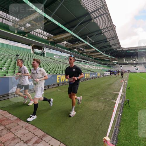 13.09.2026 - 21. swb-Marathon Bremen Michael Burmester http://msf.ph/oto/10304577 13.09.2026 12:52:50 Laufen im Stadion 102, 107, 145, 235, 313, 376, 541, 560, 615, 616, 683, 696, 734, 740, 755, 792, 863, 982, 985, 987, 1033, 1043, 1056, 1146, 1162, 1232, 1252, 1297, 1433, 1445, 1492, 1528, 1542, 1646, 1664, 1704, 1707, 1814, 1955, 2007, 2008, 2043, 2203, 2280, 2350, 2362, 2401, 2422, 2447, 2454, 2480, 2498, 2759, 2767, 2820, 2847, 2858, 2997, 3085, 3149, 3236, 3336, 3362, 3448, 3566, 3703, 3830, 3899, 3988, 4165, 4283, 4429, 4475, 4571, 4573, 4605, 4651, 4895, 5079, 5168, 5379 meine-sportfotos.de