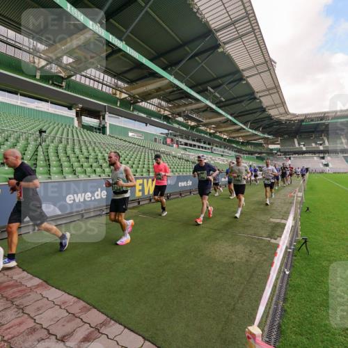 13.09.2026 - 21. swb-Marathon Bremen Michael Burmester http://msf.ph/oto/10304673 13.09.2026 12:53:33 Laufen im Stadion 102, 107, 145, 189, 313, 376, 385, 472, 481, 541, 560, 615, 616, 666, 675, 683, 696, 740, 755, 792, 816, 827, 982, 985, 987, 1033, 1056, 1076, 1207, 1232, 1252, 1297, 1419, 1433, 1445, 1468, 1528, 1542, 1551, 1631, 1646, 1658, 1664, 1704, 1707, 1814, 2007, 2043, 2055, 2203, 2280, 2350, 2362, 2401, 2422, 2454, 2480, 2498, 2499, 2623, 2701, 2767, 2820, 2824, 2858, 2882, 2913, 2962, 2971, 2997, 3054, 3085, 3149, 3236, 3336, 3362, 3413, 3448, 3830, 3988, 4283, 4475, 4605, 4651 meine-sportfotos.de