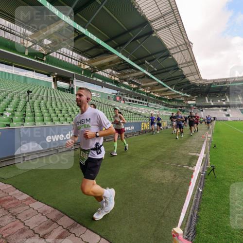 13.09.2026 - 21. swb-Marathon Bremen Michael Burmester http://msf.ph/oto/10304684 13.09.2026 12:53:35 Laufen im Stadion 102, 107, 145, 189, 313, 376, 385, 472, 481, 541, 560, 615, 616, 666, 675, 683, 696, 740, 755, 792, 816, 827, 982, 985, 987, 1033, 1056, 1076, 1207, 1232, 1252, 1297, 1419, 1433, 1445, 1468, 1528, 1542, 1551, 1631, 1646, 1658, 1664, 1704, 1707, 1814, 2007, 2043, 2055, 2203, 2280, 2350, 2362, 2401, 2422, 2454, 2480, 2498, 2499, 2623, 2701, 2767, 2820, 2824, 2858, 2882, 2913, 2962, 2971, 2997, 3054, 3085, 3149, 3236, 3336, 3357, 3362, 3413, 3448, 3830, 3988, 4283, 4475, 4605, 4651 meine-sportfotos.de