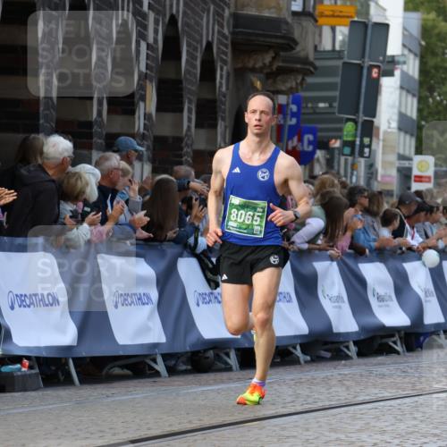 13.09.2026 - 21. swb-Marathon Bremen Strokosch-Dieckow http://msf.ph/oto/10304741 13.09.2026 12:58:48 Ziel 346, 1472, 5672, 6198, 8311, 8394, 1118, 3624, 4399, 4847, 8065, 8994, 9120, 9329 meine-sportfotos.de