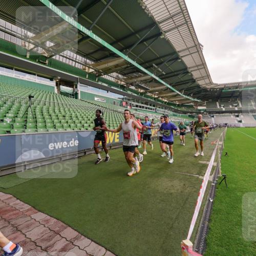 13.09.2026 - 21. swb-Marathon Bremen Michael Burmester http://msf.ph/oto/10304746 13.09.2026 12:53:50 Laufen im Stadion 102, 145, 161, 189, 313, 376, 385, 461, 472, 481, 541, 560, 615, 616, 666, 675, 683, 696, 740, 755, 792, 816, 827, 982, 985, 987, 1033, 1053, 1056, 1076, 1207, 1252, 1297, 1419, 1433, 1445, 1468, 1528, 1542, 1551, 1631, 1646, 1658, 1664, 1704, 1707, 1814, 2007, 2043, 2055, 2203, 2280, 2350, 2362, 2401, 2422, 2454, 2480, 2499, 2623, 2701, 2767, 2801, 2820, 2824, 2858, 2882, 2913, 2962, 2971, 2997, 3012, 3054, 3149, 3206, 3236, 3357, 3362, 3413, 3448, 4605 meine-sportfotos.de