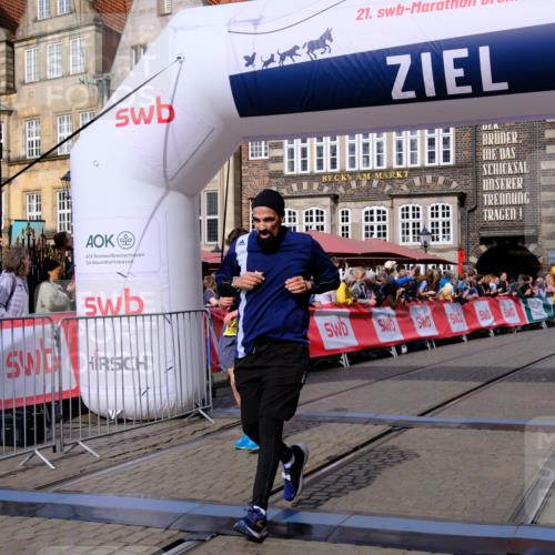 13.09.2026 - 21. swb-Marathon Bremen Tim E. http://msf.ph/oto/10304751 13.09.2026 10:48:38 Ziel 10316, 10421, 10426, 10638, 11135, 11241, 11582, 11683, 11781, 11815, 11837, 12259, 13570 meine-sportfotos.de