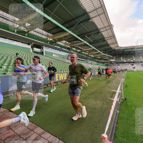 13.09.2026 - 21. swb-Marathon Bremen Michael Burmester http://msf.ph/oto/10304760 13.09.2026 12:53:52 Laufen im Stadion 102, 145, 161, 189, 313, 376, 385, 461, 472, 481, 541, 560, 615, 616, 666, 675, 683, 696, 740, 755, 792, 816, 827, 982, 985, 987, 1033, 1053, 1056, 1076, 1207, 1252, 1297, 1419, 1433, 1445, 1468, 1528, 1542, 1551, 1631, 1646, 1658, 1664, 1704, 1707, 1814, 2007, 2043, 2055, 2203, 2280, 2350, 2362, 2401, 2422, 2454, 2480, 2499, 2623, 2701, 2767, 2801, 2820, 2824, 2858, 2870, 2882, 2913, 2962, 2971, 2997, 3012, 3054, 3149, 3206, 3236, 3357, 3362, 3413, 4605 meine-sportfotos.de