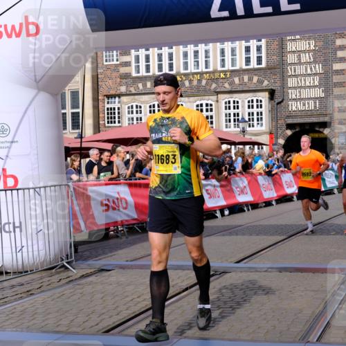 13.09.2026 - 21. swb-Marathon Bremen Tim E. http://msf.ph/oto/10304785 13.09.2026 10:48:41 Ziel 10231, 10269, 10421, 10426, 10489, 10638, 10770, 10814, 11135, 11241, 11582, 11683, 11781, 11815, 11837, 12259, 13570 meine-sportfotos.de