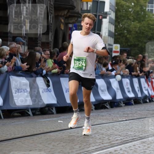 13.09.2026 - 21. swb-Marathon Bremen Strokosch-Dieckow http://msf.ph/oto/10304790 13.09.2026 12:58:50 Ziel 346, 1472, 2049, 5672, 6198, 8311, 8394, 1118, 3624, 3688, 4399, 4847, 8065, 8994, 9120, 9329 meine-sportfotos.de