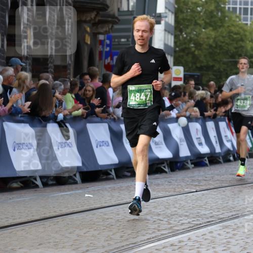 13.09.2026 - 21. swb-Marathon Bremen Strokosch-Dieckow http://msf.ph/oto/10304814 13.09.2026 12:58:53 Ziel 346, 2049, 5672, 6198, 8311, 8394, 1118, 3688, 4399, 4847, 8994, 9120, 9329 meine-sportfotos.de