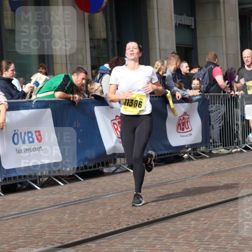 13.09.2026 - 21. swb-Marathon Bremen Strokosch-Dieckow http://msf.ph/oto/10304824 13.09.2026 10:52:48 Ziel 10284, 10304, 10448, 10585, 10714, 10863, 11012, 11238, 11282, 11386, 11575, 11766, 12019, 12040, 12170, 12275, 12369, 12398, 12461, 10193, 10339, 10652, 10734, 10761, 10812, 10827, 10906, 10958, 11002, 11038, 11109, 11144, 11350, 11362, 11597, 11604, 11605, 12019, 12338, 12361, 12399, 12439, 12533 meine-sportfotos.de