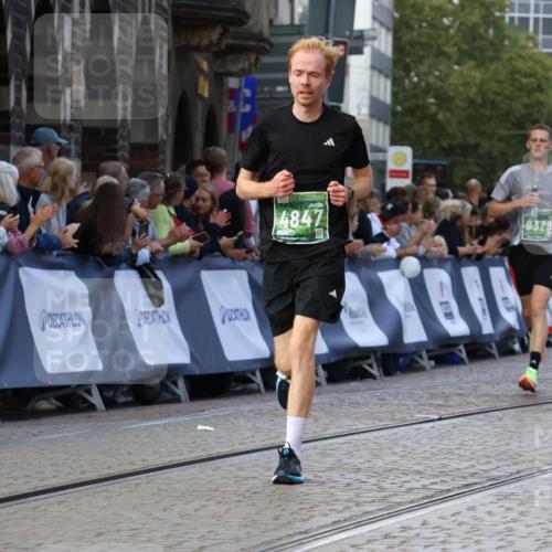 13.09.2026 - 21. swb-Marathon Bremen Strokosch-Dieckow http://msf.ph/oto/10304826 13.09.2026 12:58:53 Ziel 346, 2049, 5672, 6198, 8311, 8394, 1118, 3688, 4399, 4847, 8994, 9120, 9329 meine-sportfotos.de