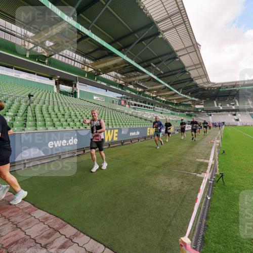 13.09.2026 - 21. swb-Marathon Bremen Michael Burmester http://msf.ph/oto/10304833 13.09.2026 12:54:08 Laufen im Stadion 102, 145, 161, 189, 201, 313, 376, 385, 461, 472, 481, 541, 560, 615, 616, 666, 675, 696, 740, 755, 816, 827, 982, 985, 987, 1053, 1056, 1076, 1207, 1419, 1433, 1445, 1468, 1528, 1551, 1631, 1658, 1664, 1704, 1707, 1814, 2055, 2280, 2350, 2362, 2390, 2401, 2422, 2454, 2474, 2499, 2623, 2701, 2733, 2801, 2820, 2824, 2858, 2870, 2882, 2913, 2922, 2962, 2971, 2997, 3012, 3054, 3134, 3175, 3206, 3236, 3241, 3356, 3357, 3362, 3413, 4605 meine-sportfotos.de