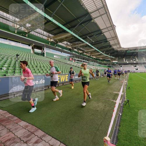 13.09.2026 - 21. swb-Marathon Bremen Michael Burmester http://msf.ph/oto/10304861 13.09.2026 12:54:17 Laufen im Stadion 102, 145, 161, 189, 201, 313, 376, 385, 461, 472, 481, 495, 541, 560, 615, 616, 666, 675, 696, 740, 755, 816, 827, 982, 985, 987, 1053, 1056, 1076, 1207, 1390, 1419, 1433, 1445, 1468, 1528, 1551, 1599, 1631, 1658, 1664, 1704, 1707, 1814, 2055, 2125, 2234, 2280, 2350, 2362, 2383, 2390, 2401, 2422, 2454, 2474, 2499, 2623, 2701, 2733, 2801, 2820, 2824, 2858, 2870, 2882, 2913, 2922, 2962, 2971, 2997, 3012, 3054, 3134, 3175, 3206, 3241, 3246, 3346, 3356, 3357, 3362, 3413 meine-sportfotos.de