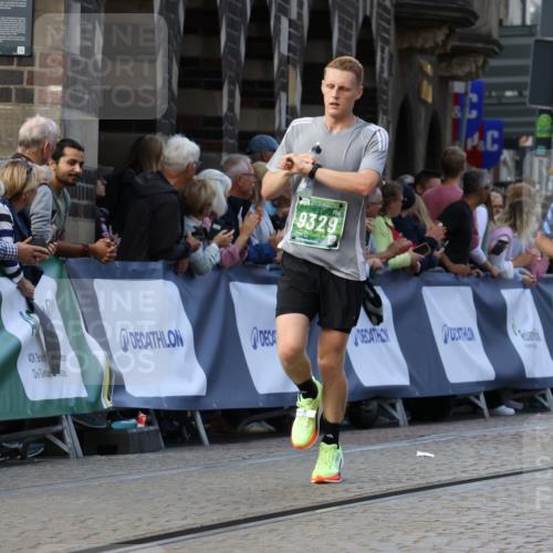 13.09.2026 - 21. swb-Marathon Bremen Strokosch-Dieckow http://msf.ph/oto/10304864 13.09.2026 12:58:56 Ziel 346, 2049, 5672, 6198, 8311, 8394, 1118, 1508, 3584, 3688, 4399, 6991, 8994, 9120, 9329 meine-sportfotos.de