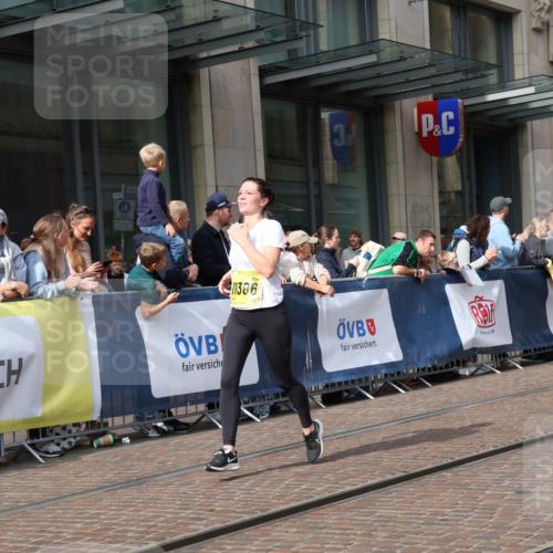 13.09.2026 - 21. swb-Marathon Bremen Strokosch-Dieckow http://msf.ph/oto/10304873 13.09.2026 10:52:49 Ziel 10284, 10304, 10448, 10585, 10714, 10863, 11012, 11238, 11282, 11386, 11575, 11766, 12040, 12170, 12275, 12369, 12398, 12461, 10193, 10304, 10339, 10652, 10734, 10812, 10827, 10906, 10958, 11002, 11038, 11109, 11144, 11350, 11362, 11597, 11604, 11605, 12019, 12338, 12361, 12399, 12439, 12533 meine-sportfotos.de