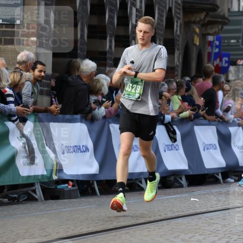 13.09.2026 - 21. swb-Marathon Bremen Strokosch-Dieckow http://msf.ph/oto/10304886 13.09.2026 12:58:57 Ziel 346, 2049, 5672, 6198, 6929, 8311, 8394, 1118, 1508, 3584, 3688, 4399, 6991, 8994, 9120, 9329 meine-sportfotos.de